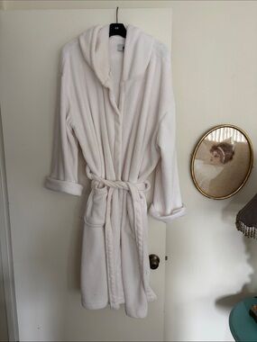 Plush Hooded White Bath Robe with Belt